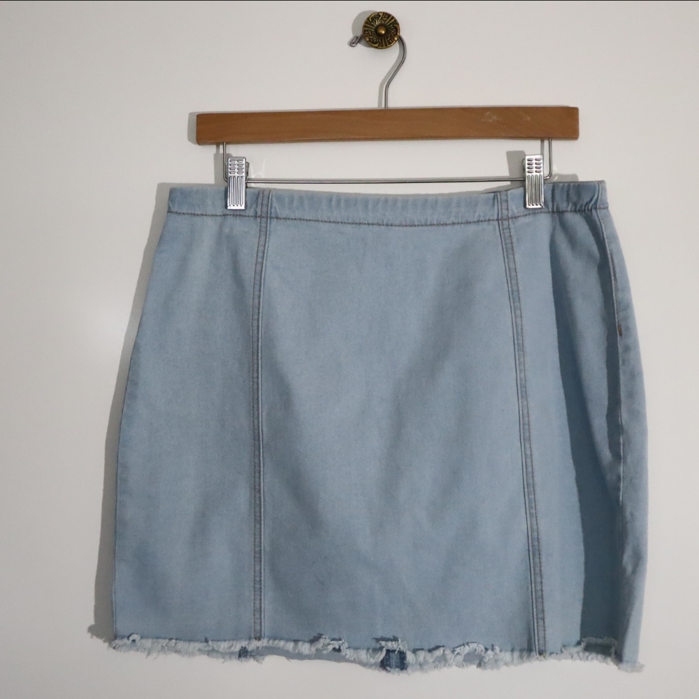 Curvy Plus Size Forever 21+ Stretch Denim Fringe Raw Hem Skirt